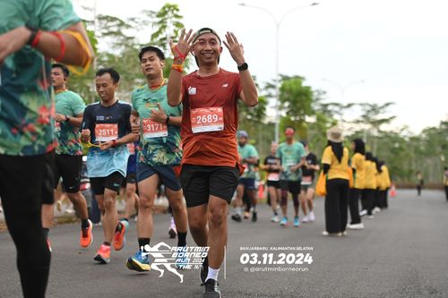 Race photo from Arutmin Borneo Run 2024