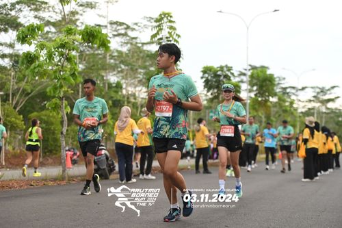 Race photo from Arutmin Borneo Run 2024