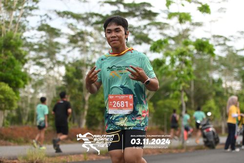 Race photo from Arutmin Borneo Run 2024