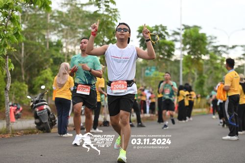 Race photo from Arutmin Borneo Run 2024