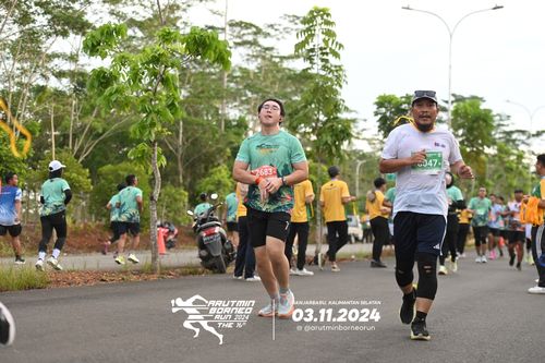 Race photo from Arutmin Borneo Run 2024