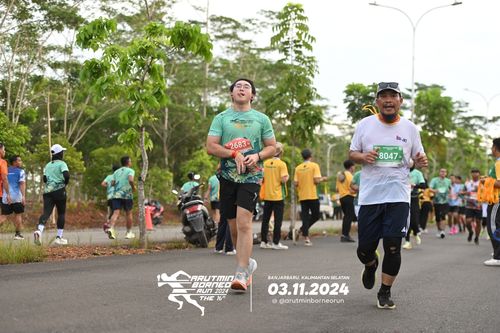 Race photo from Arutmin Borneo Run 2024