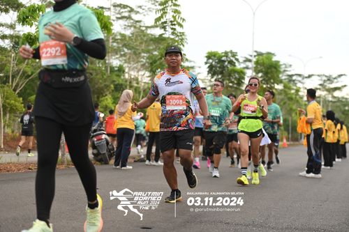 Race photo from Arutmin Borneo Run 2024