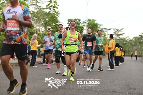 Race photo from Arutmin Borneo Run 2024