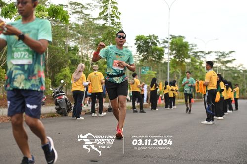 Race photo from Arutmin Borneo Run 2024
