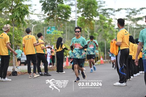 Race photo from Arutmin Borneo Run 2024