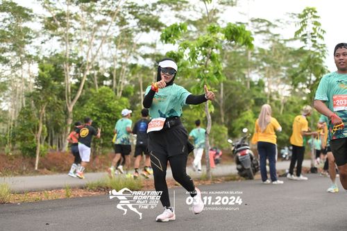 Race photo from Arutmin Borneo Run 2024
