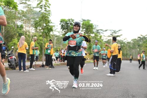 Race photo from Arutmin Borneo Run 2024