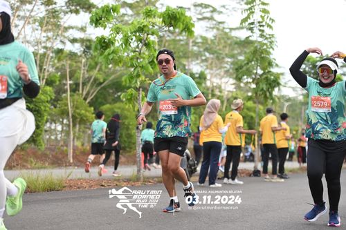 Race photo from Arutmin Borneo Run 2024