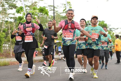 Race photo from Arutmin Borneo Run 2024