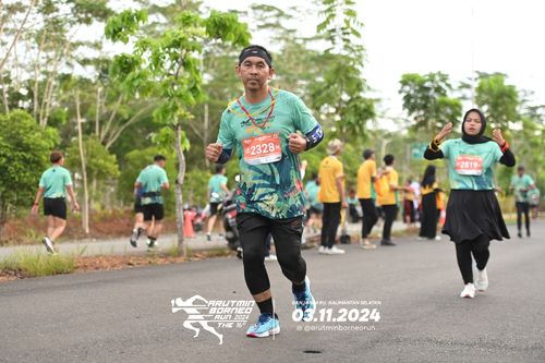 Race photo from Arutmin Borneo Run 2024