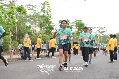 Race photo from Arutmin Borneo Run 2024