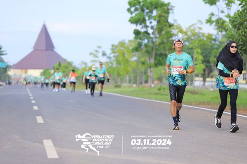 Race photo from Arutmin Borneo Run 2024