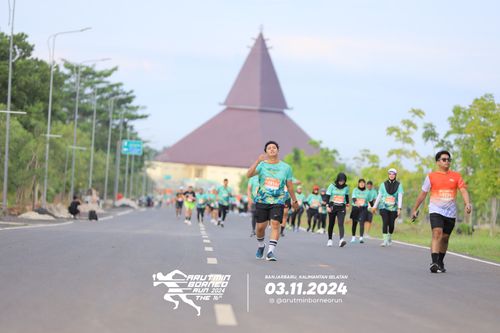 Race photo from Arutmin Borneo Run 2024
