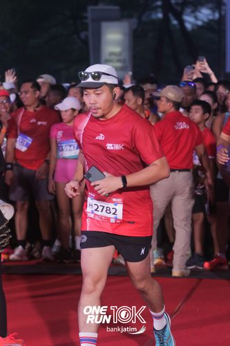 Race photo from ONE RUN 10 K