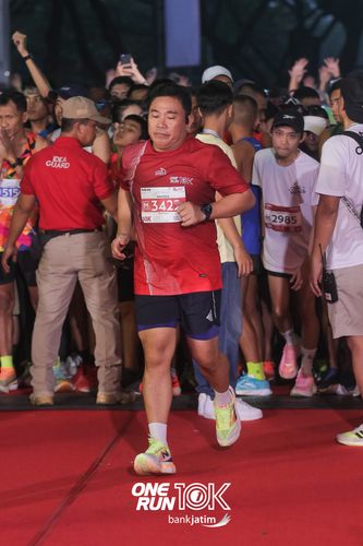Race photo from ONE RUN 10 K