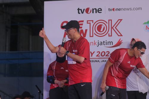 Race photo from ONE RUN 10 K
