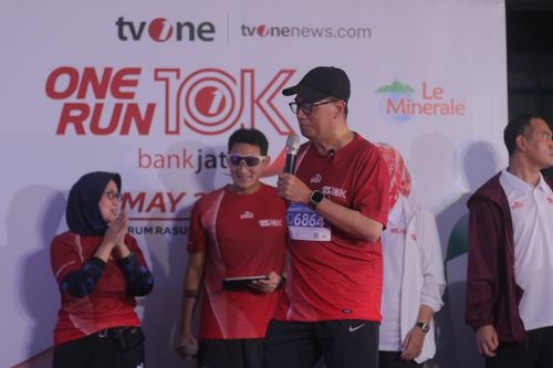 Race photo from ONE RUN 10 K
