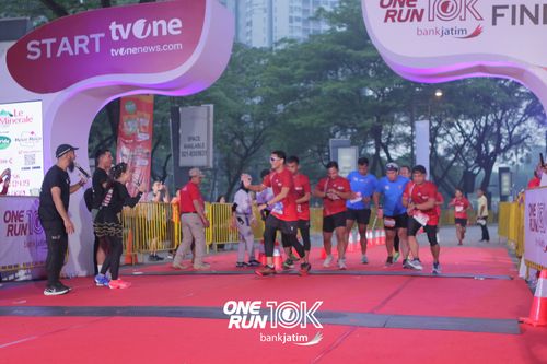 Race photo from ONE RUN 10 K