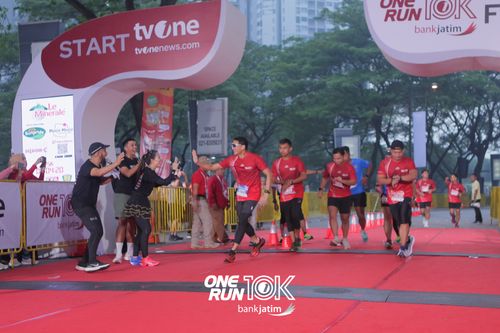 Race photo from ONE RUN 10 K