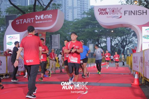 Race photo from ONE RUN 10 K