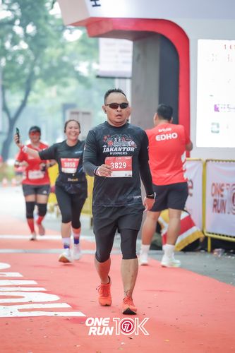 Race photo from ONE RUN 10K 2025