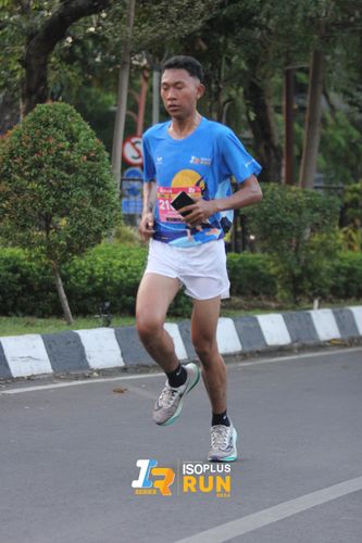 Race photo from Isoplus Run 2024 Surabaya