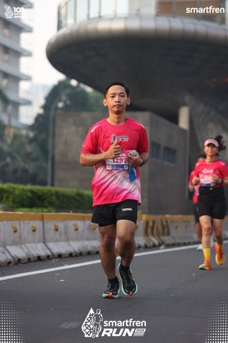 Race photo from Smartfren Run 2025 