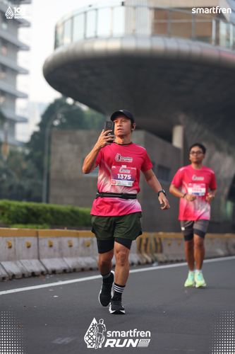 Race photo from Smartfren Run 2025 