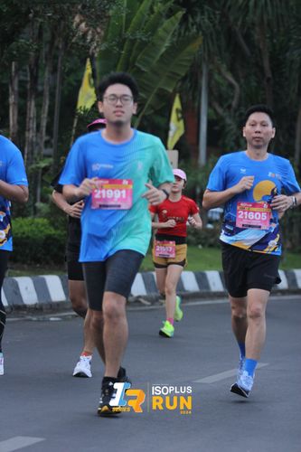 Race photo from Isoplus Run 2024 Surabaya