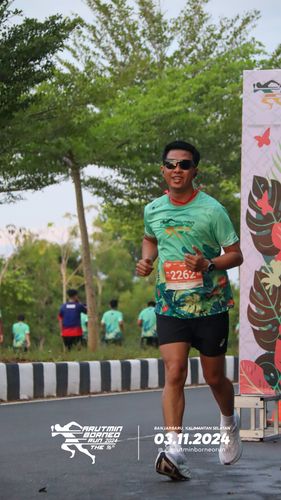Race photo from Arutmin Borneo Run 2024