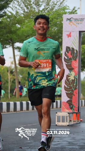 Race photo from Arutmin Borneo Run 2024