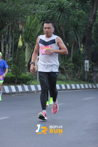 Race photo from Isoplus Run 2024 Surabaya