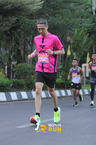 Race photo from Isoplus Run 2024 Surabaya