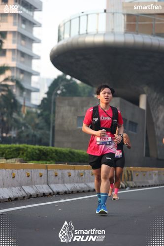 Race photo from Smartfren Run 2025 