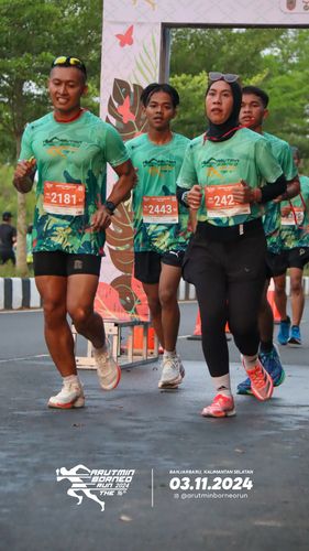Race photo from Arutmin Borneo Run 2024