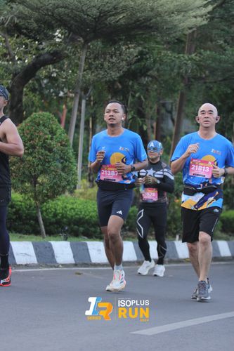 Race photo from Isoplus Run 2024 Surabaya