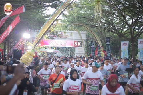 Race photo from Kediri Half Marathon 2024