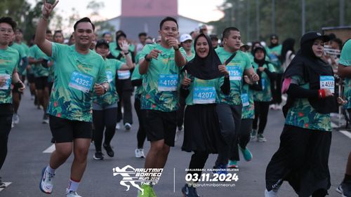 Race photo from Arutmin Borneo Run 2024