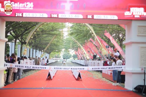 Race photo from Kediri Half Marathon 2024