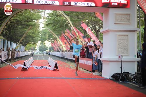 Race photo from Kediri Half Marathon 2024