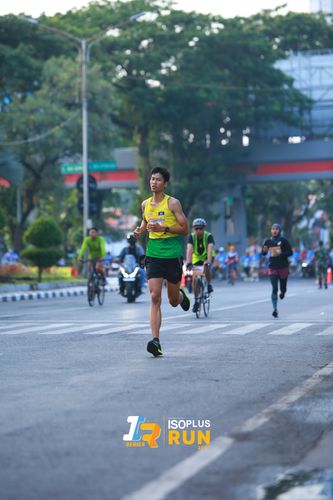 Race photo from Isoplus Run 2024 Surabaya