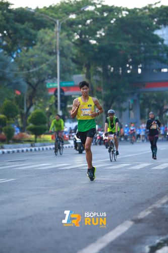 Race photo from Isoplus Run 2024 Surabaya
