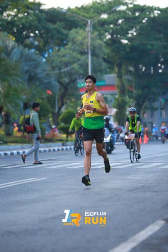 Race photo from Isoplus Run 2024 Surabaya