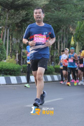 Race photo from Isoplus Run 2024 Surabaya
