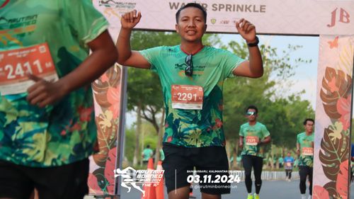 Race photo from Arutmin Borneo Run 2024