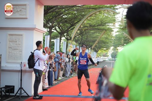 Race photo from Kediri Half Marathon 2024