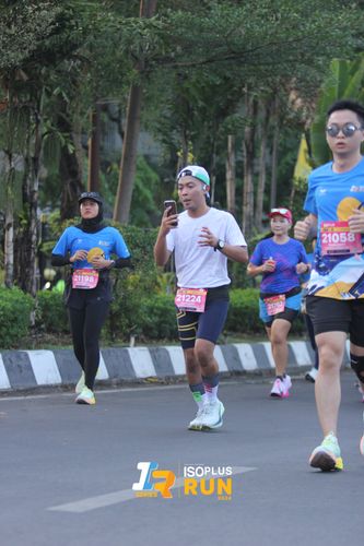 Race photo from Isoplus Run 2024 Surabaya