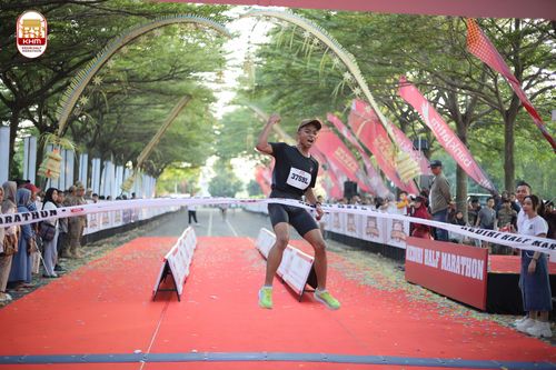 Race photo from Kediri Half Marathon 2024