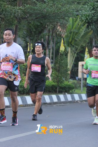 Race photo from Isoplus Run 2024 Surabaya
